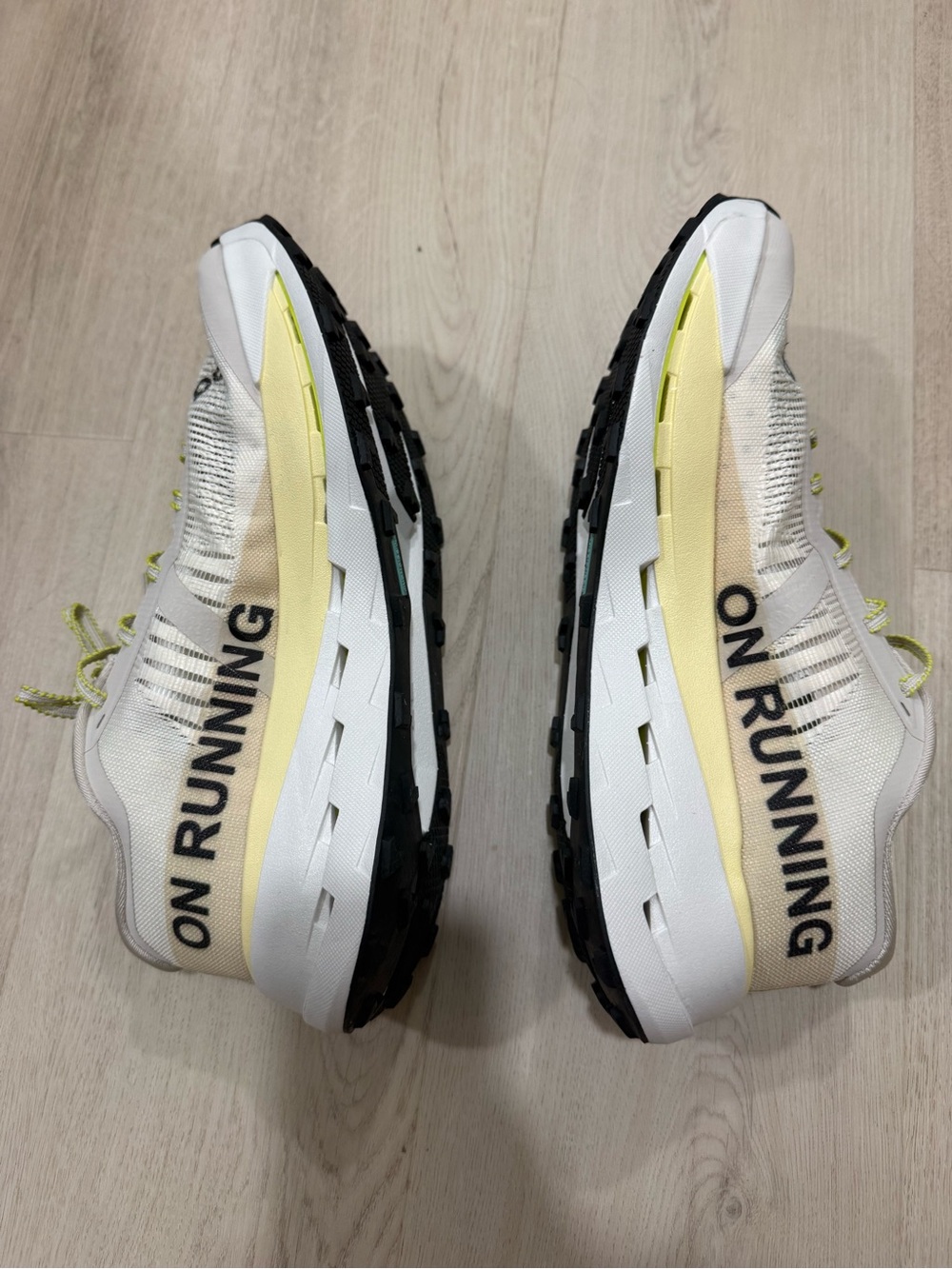 On Running Men's Cloudultra Pro - Picture 2 of 4